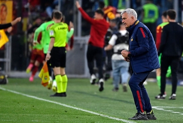 Roma, Mourinho: "Io esempio di professionalità. Insoddisfatto di alcuni singoli"