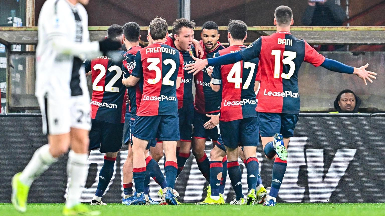 Il Genoa piega l'Udinese con le reti di Reteguei e Bani