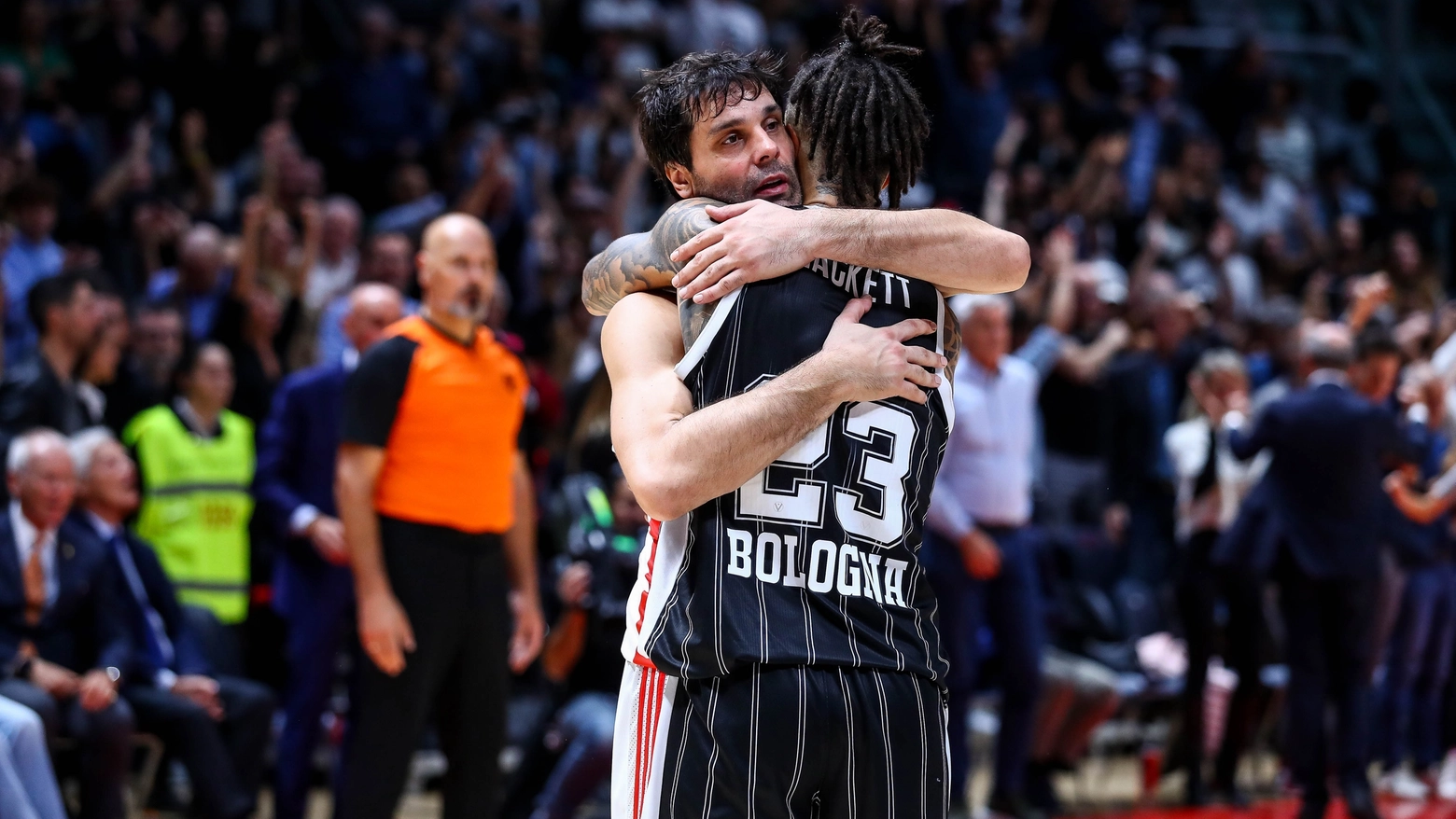 Basket, Eurolega: la Virtus Bologna non si ferma più, battuta anche la  Stella Rossa