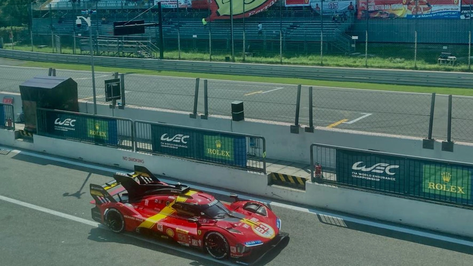La hypercar della Ferrari sul circuito di Monza