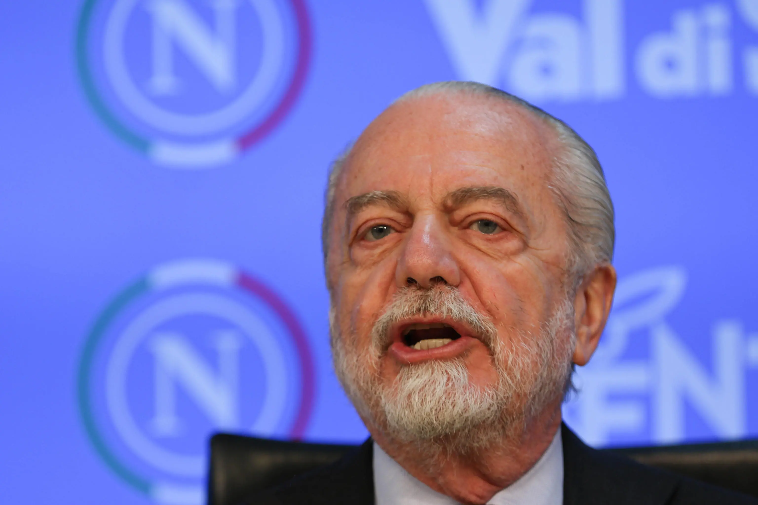 Napoli, De Laurentiis: "Nuovo allenatore? Ho una lista di 40 nomi. Italiano? Solo se dovesse rompere con la Fiorentina"