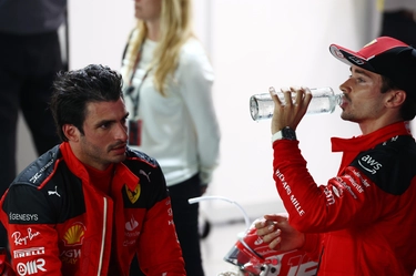 Carlos Sainz, la Ferrari e il rapporto con Leclerc. Rispetto per Charles, ma non amore