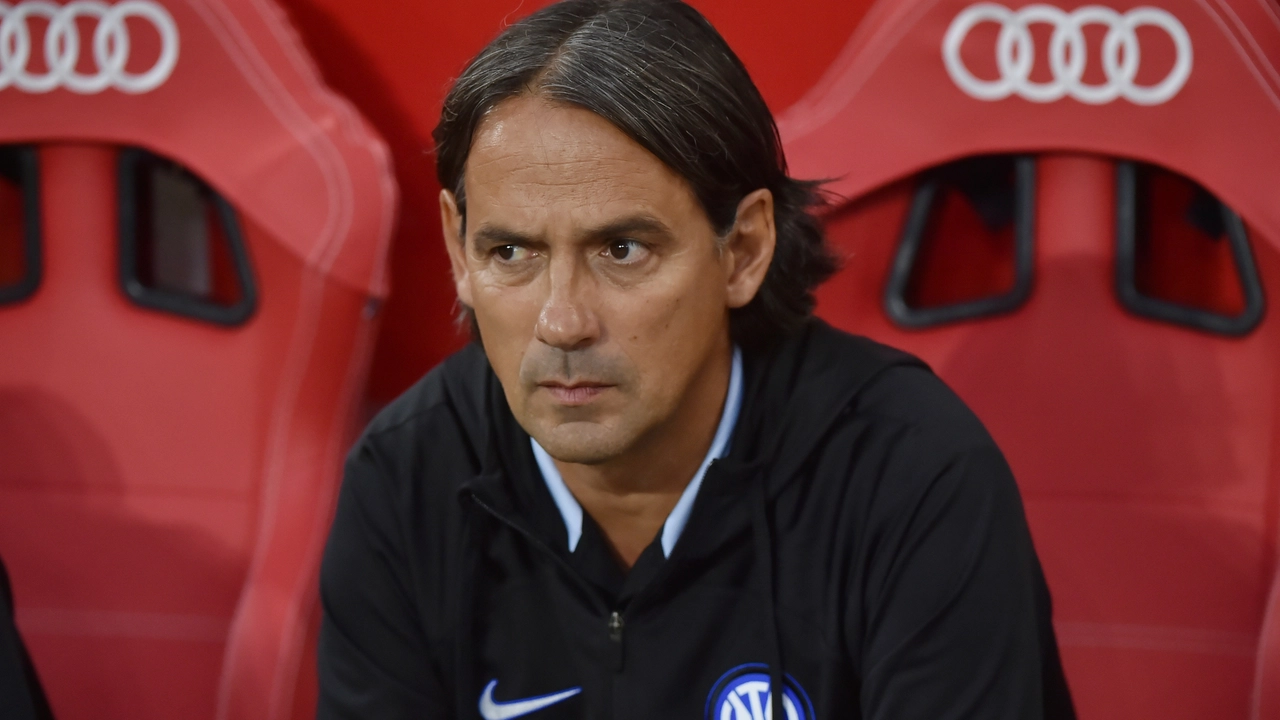 Mister Simone Inzaghi sulla panchina dello stadio di Salisburgo in occasione dell'amichevole estiva vinta dai nerazzurri