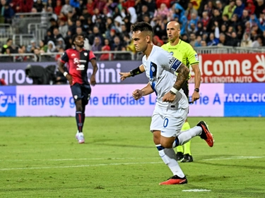 Lautaro e Dumfries stendono il Cagliari, l'Inter vince in Sardegna per 0-2