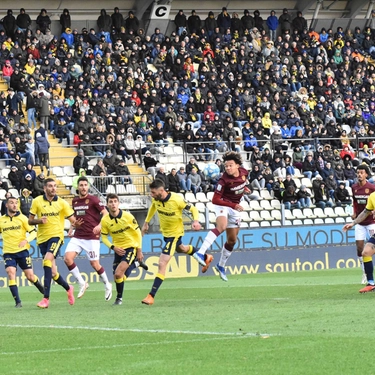 Derby amaro per la Reggiana che cade a Modena: non basta Antiste-gol