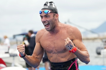 Mondiali di nuoto 2023, oro nella staffetta 4x1,5. Paltrinieri trascina gli azzurri