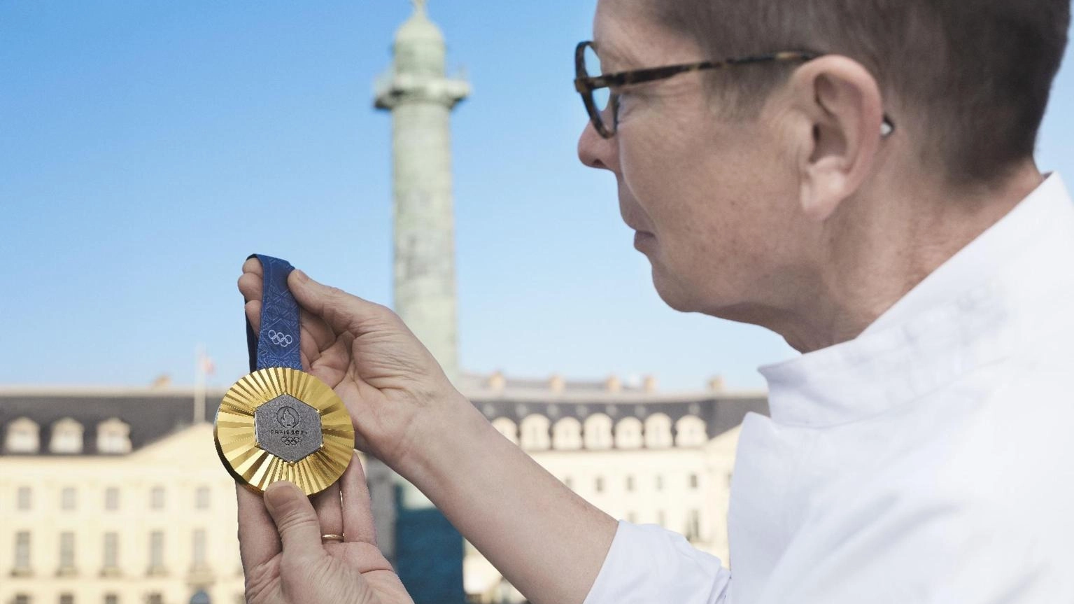 Parigi 2024: medaglie olimpiche con pezzi di ferro Tour Eiffel