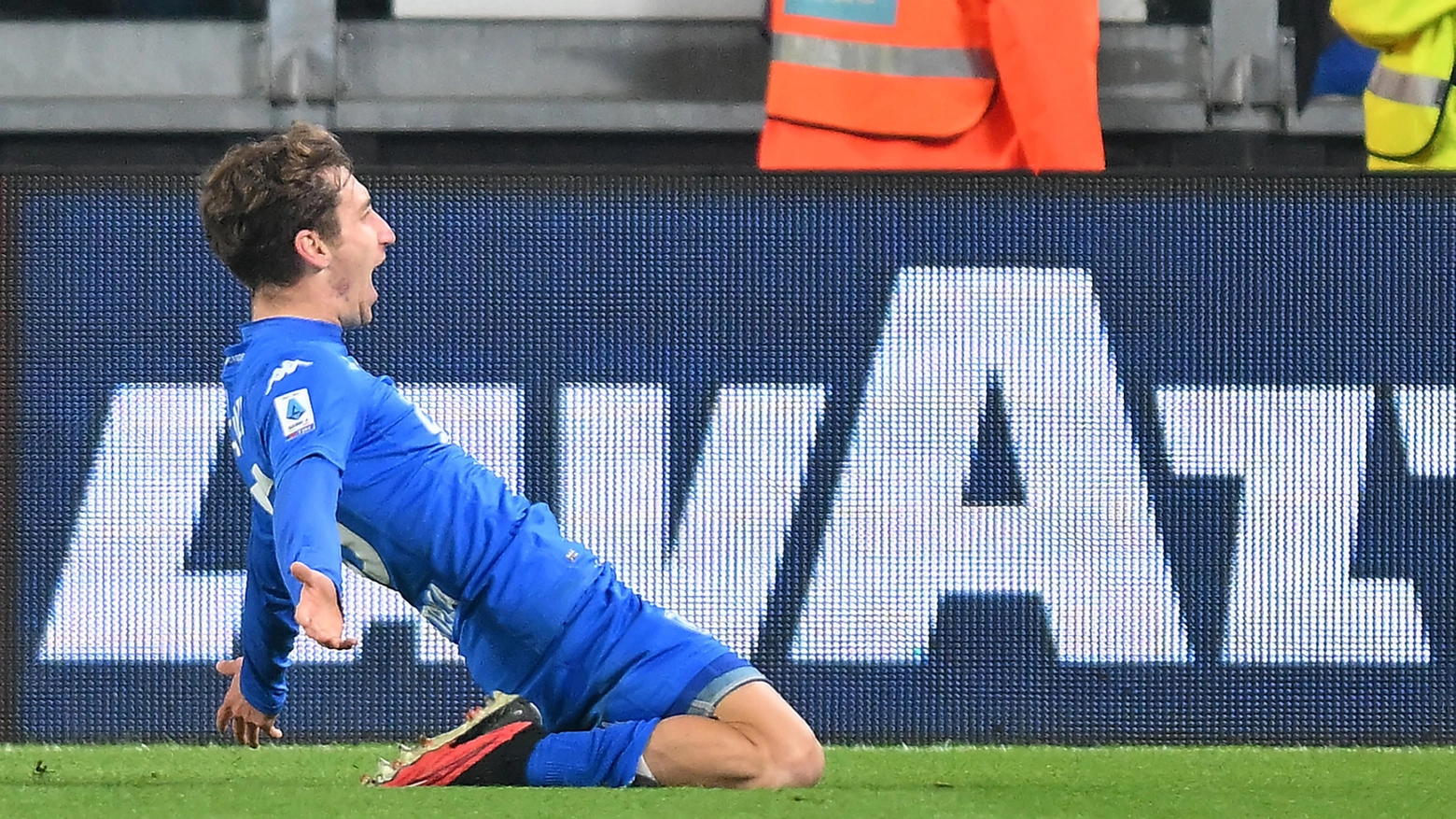 Tommaso Baldanzi festeggia il gol del pareggio contro la Juventus
