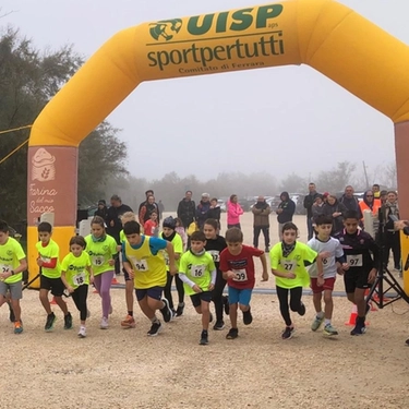 Podismo, la seconda prova del trofeo ’Città di Ferrara’. A Comacchio brindano Andreella e Bonafè