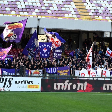 I tifosi viola subito protagonisti. Sarà maxi-esodo: in 3 mila a Parma