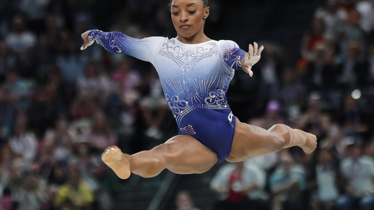 Biles e Duplantis trionfano nell'annuale sondaggio AIPS, premiati come migliori atleti del 2024 per le loro eccezionali prestazioni. Biles e Duplantis trionfano nell'annuale sondaggio AIPS, premiati come migliori atleti del 2024 per le loro eccezionali prestazioni.