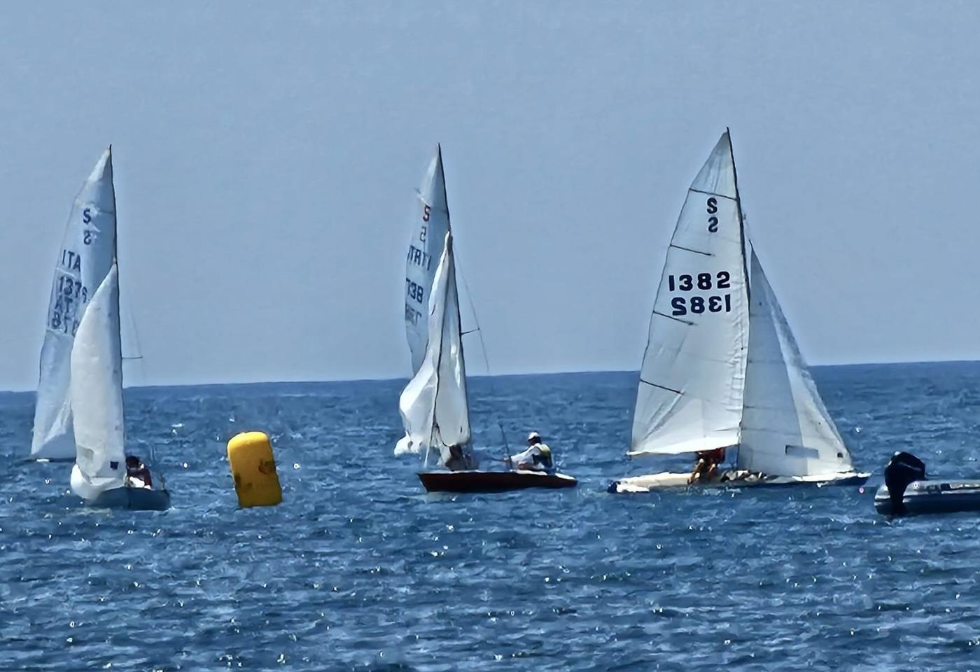 vela al circolo di marina di massa prima regata estiva open in evidenza le alpa esse