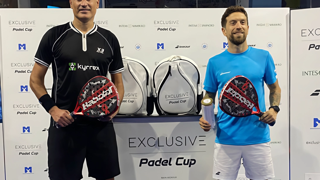 Sopra a destra Nico Paz. Qui a fianco Papu Gomez in versione giocatore di padel, insieme con l’altro bomber del passato Nicola Amoruso: i due stanno disputando il circuito della Exclusive Padel cup (foto Simone Malerba) Sopra a destra Nico Paz. Qui a fianco Papu Gomez in versione giocatore di padel, insieme con l’altro bomber del passato Nicola Amoruso: i due stanno disputando il circuito della Exclusive Padel cup (foto Simone Malerba)