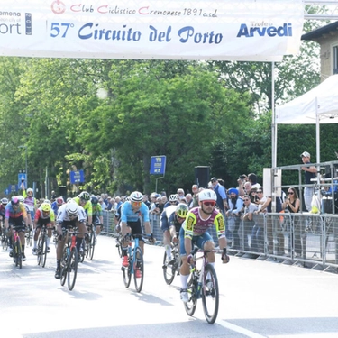 Ciclismo, la prima vittoria 2024 nei professionisti del Team Corratec