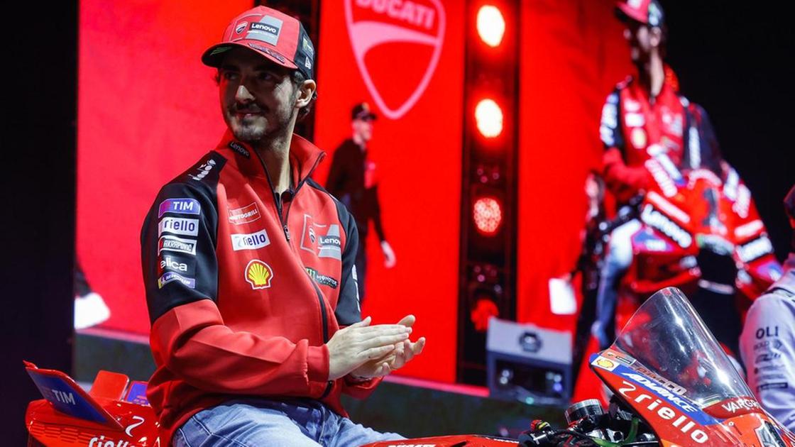 A lezione di Ducati da Bagnaia. "Ogni tanto anche perdere fa bene. Marc? Ai box non ci sono numeri 1»