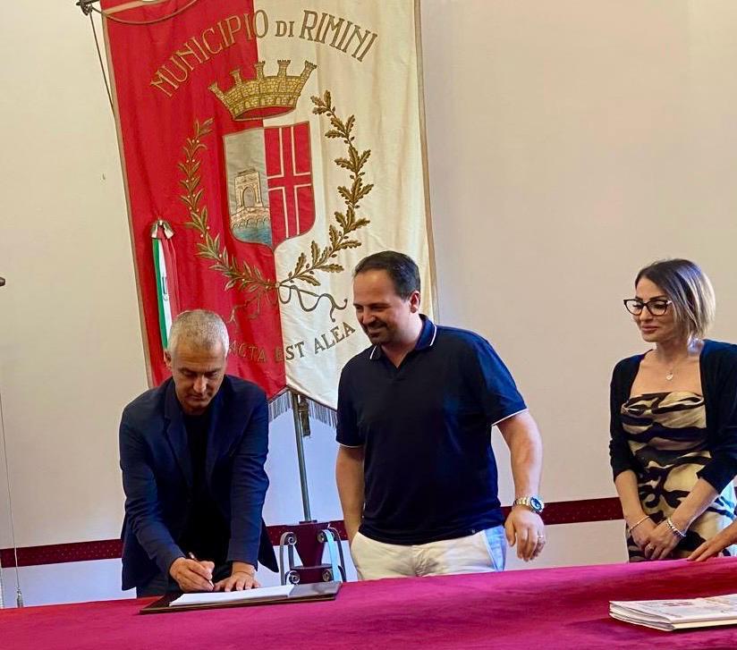 https://sport.quotidiano.net/image-service/view/acePublic/alias/contentid/M2Y0ZmM2MWMtMGE1NS00/0/rimini-e-una-corsa-contro-il-tempo-la-societa-va-a-caccia-di-partner.jpeg