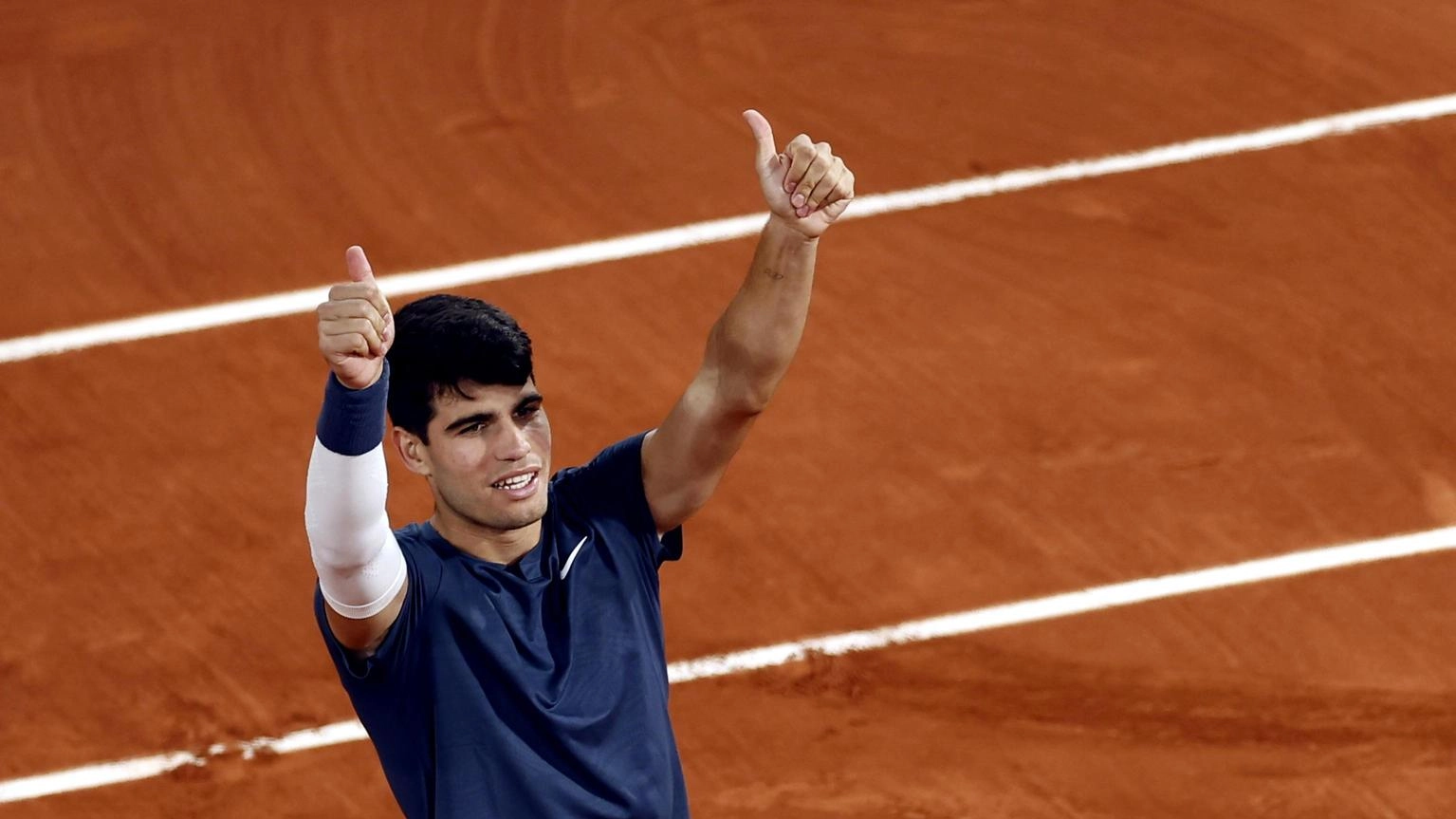 Roland Garros: Alcaraz 'Sinner il migliore, uno stimolo per me'