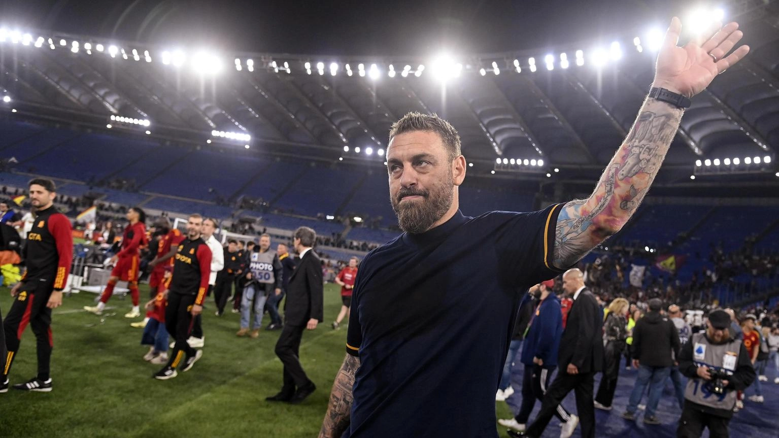 Roma: ufficiale il rinnovo di De Rossi, firma fino al 2027