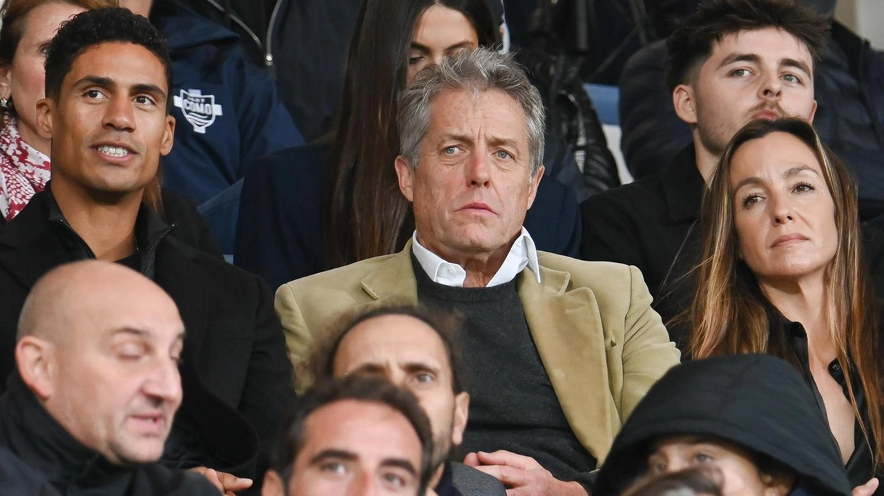 Il club ha portato i vip allo stadio grazie a hospitality di lusso e produzioni tv. Hugh Grant e Andrew Garfield sugli spalti dopo Vardy e Kate Beckinsale. .