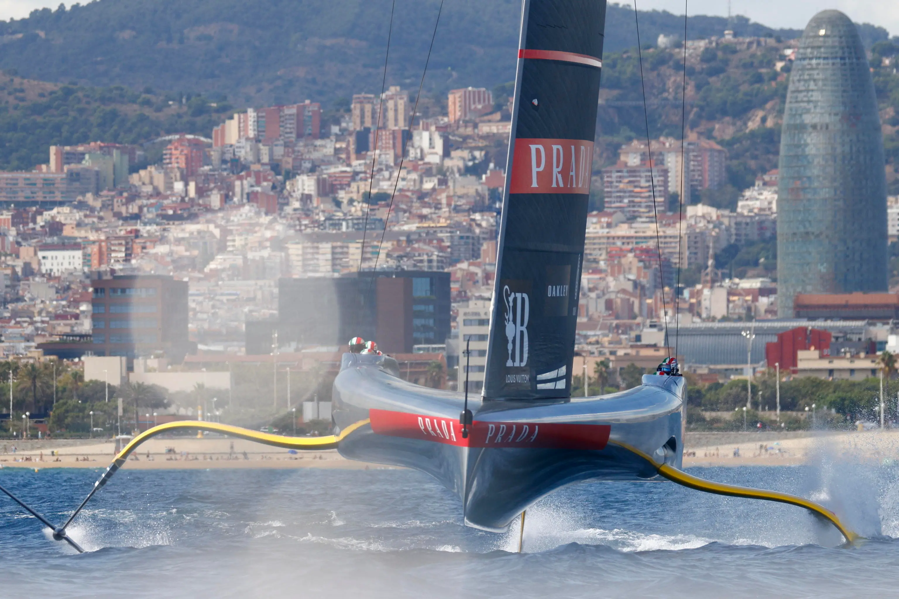 Luna Rossa è implacabile: batte Orient Express e vola in semifinale della Louis Vuitton Cup