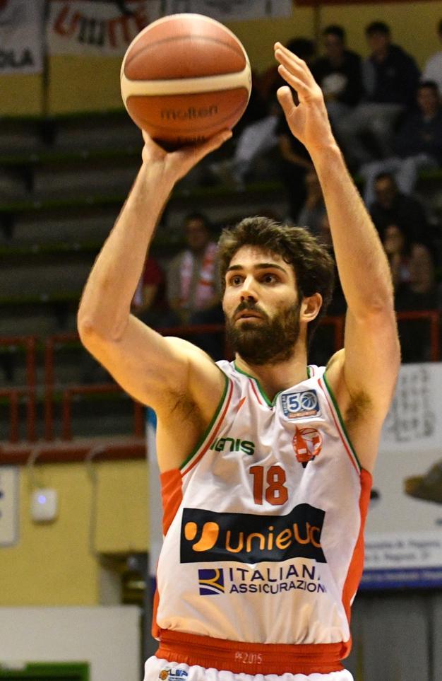 https://sport.quotidiano.net/image-service/view/acePublic/alias/contentid/MDFiOTMyZjItNmViZS00/0/rimini-piazza-ideale-calda-e-appassionata.jpeg