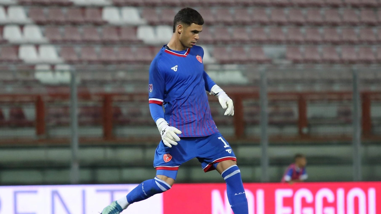 Il portiere del Perugia Luca Gemello