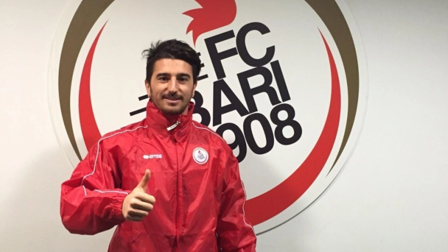 Nicola Bellomo, centrocampista del Bari, finito al centro di un'indagine della Figc (Ansa)