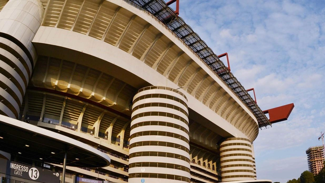 Inter-Juventus: sold out allo stadio Meazza per la sfida di domani. Solo pochi tagliandi rimasti, apertura cancelli alle 16 e biglietterie alle 15.