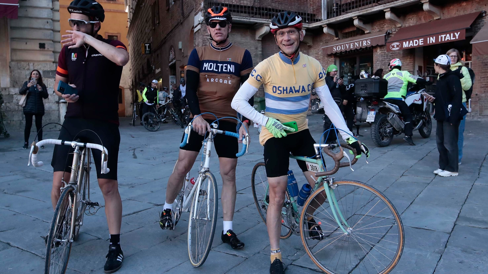 Due giornate intense tra spettacolo e passione per la classica pedalata a cavallo tra il Chianti e la Val d’Orcia