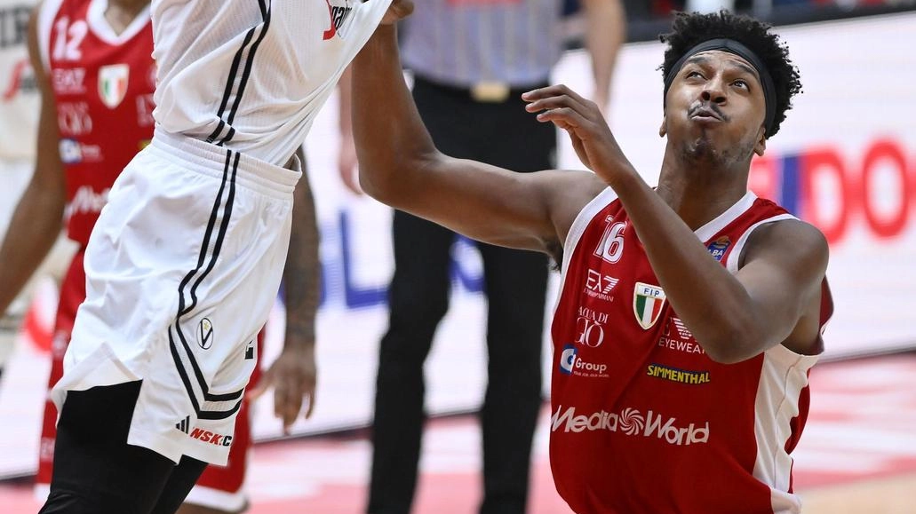 Il parere di Peterson: "Grande equilibrio tra due club che si conoscono bene. Ivanovic e Messina dovranno gestire le fatiche di Eurolega, ma sono esperti. Li rivedremo ancora nella finale tricolore per storia, tradizione e blasone". Il parere di Peterson: "Grande equilibrio tra due club che si conoscono bene. Ivanovic e Messina dovranno gestire le fatiche di Eurolega, ma sono esperti. Li rivedremo ancora nella finale tricolore per storia, tradizione e blasone".