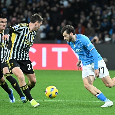 Napoli, primo acuto contro una big al Maradona: Juventus stesa in stile Calzona