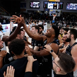 Basket, Serie A: Trento suona la nona sinfonia. Virtus e Olimpia ko