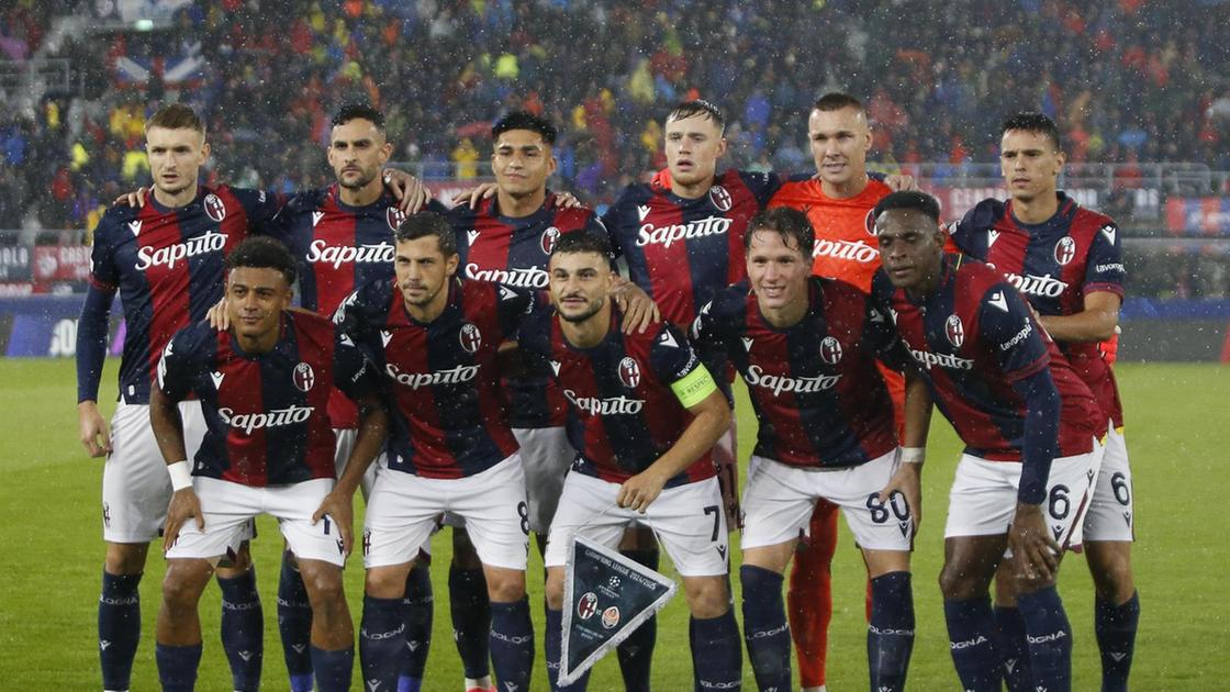 https://sport.quotidiano.net/image-service/view/acePublic/alias/contentid/MGI5ZDFlZTYtNDcyMy00/0/quarantanni-di-viaggi-fino-al-tempio-di-anfield.jpeg?f=16:9&w=1200&h=630