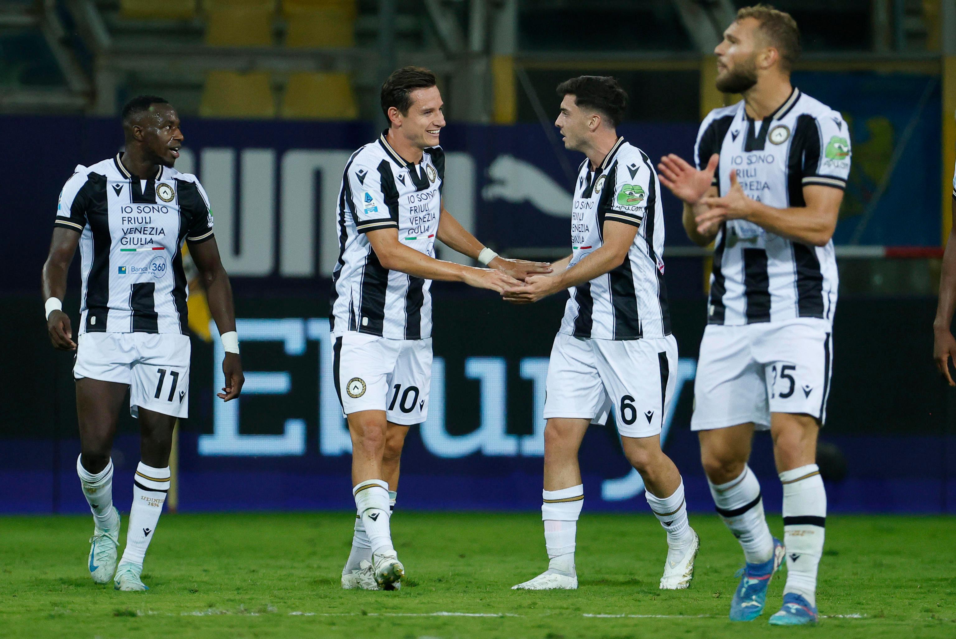 Udinese passa a Parma in rimonta e vola da solo in testa alla classifica di Serie A