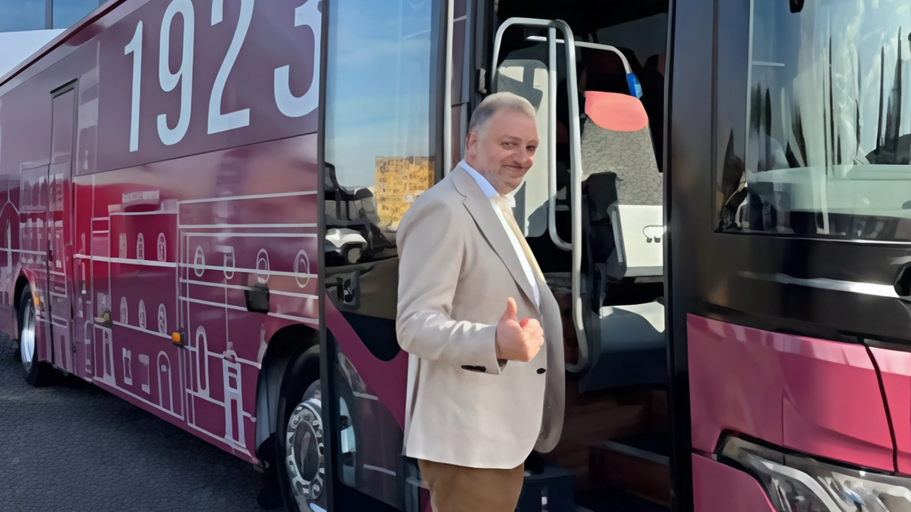 Manzo inaugura il bus del Cavallino