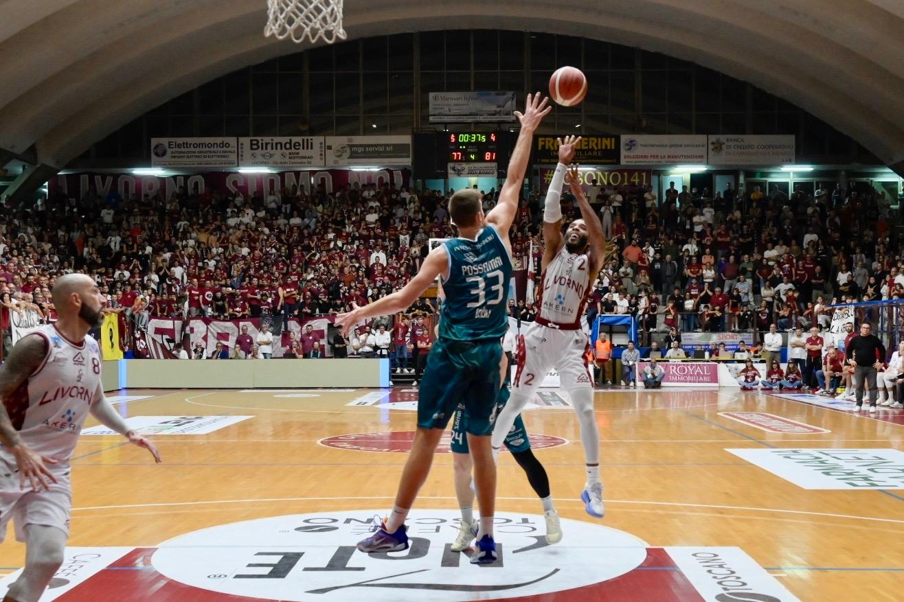 Basket A2: Libertas ko solo nel finale con Cantù. Finisce 80 83 la sfida del PalaMacchia