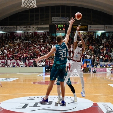 Basket A2: Libertas ko solo nel finale con Cantù. Finisce 80-83 la sfida del PalaMacchia