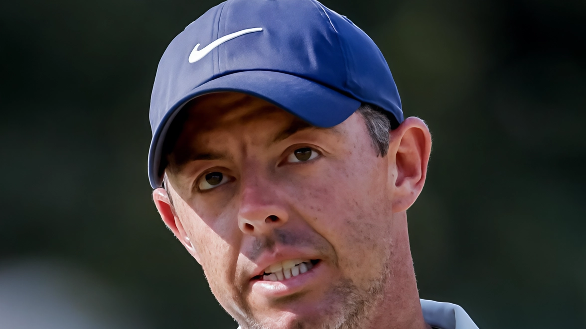 Il DP World Tour torna nel Regno Unito per l'Alfred Dunhill Links Championship in Scozia, con campi prestigiosi e giocatori di alto livello come McIlroy e Rahm. Il torneo vede anche la partecipazione di celebrità e cinque italiani in cerca di successo.