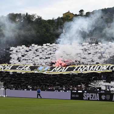 Tifosi al settimo cielo. "Spezia, sei uno spettacolo. Il Picco stadio da brividi»