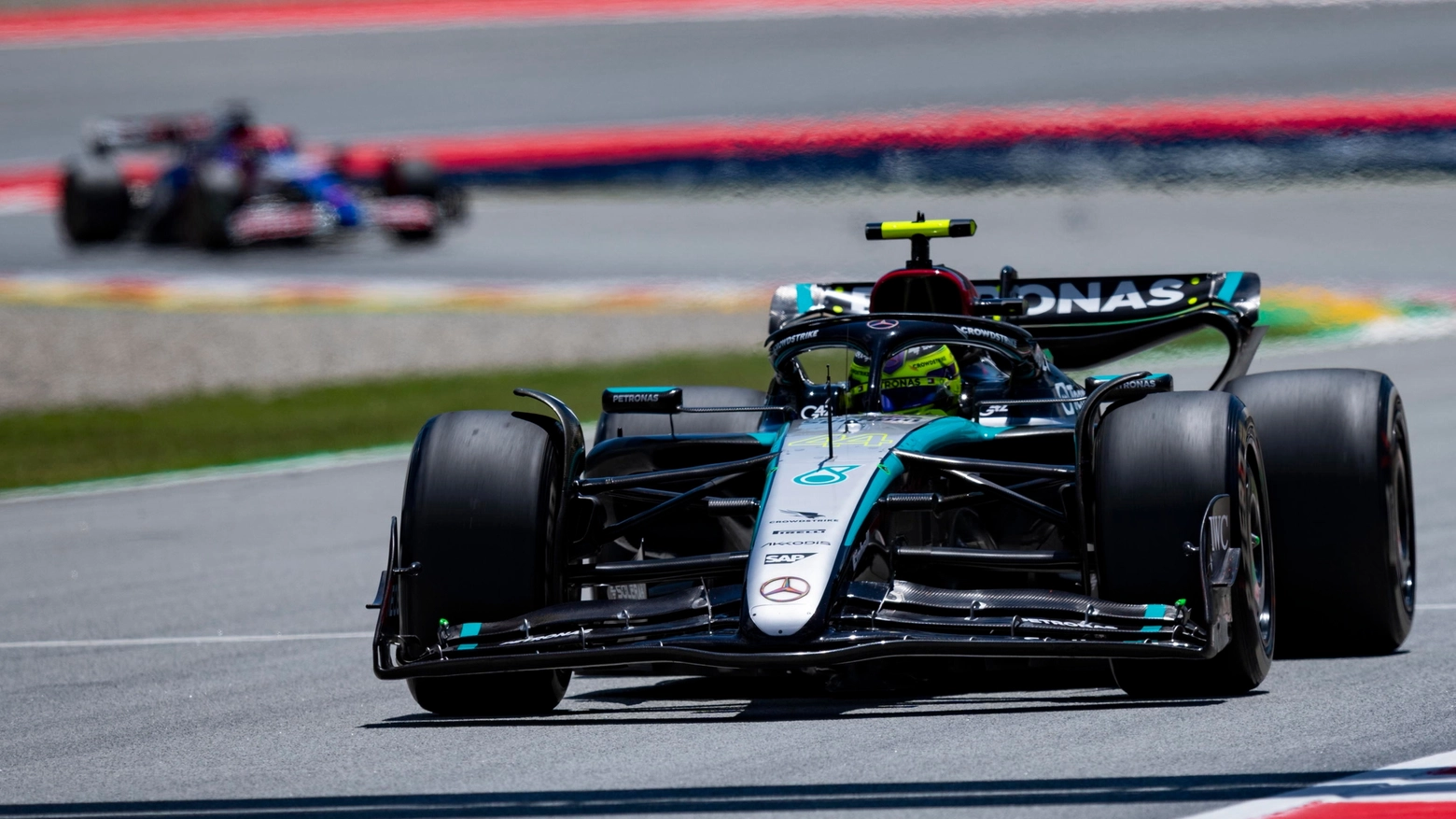 Lewis Hamilton al volante della Mercedes