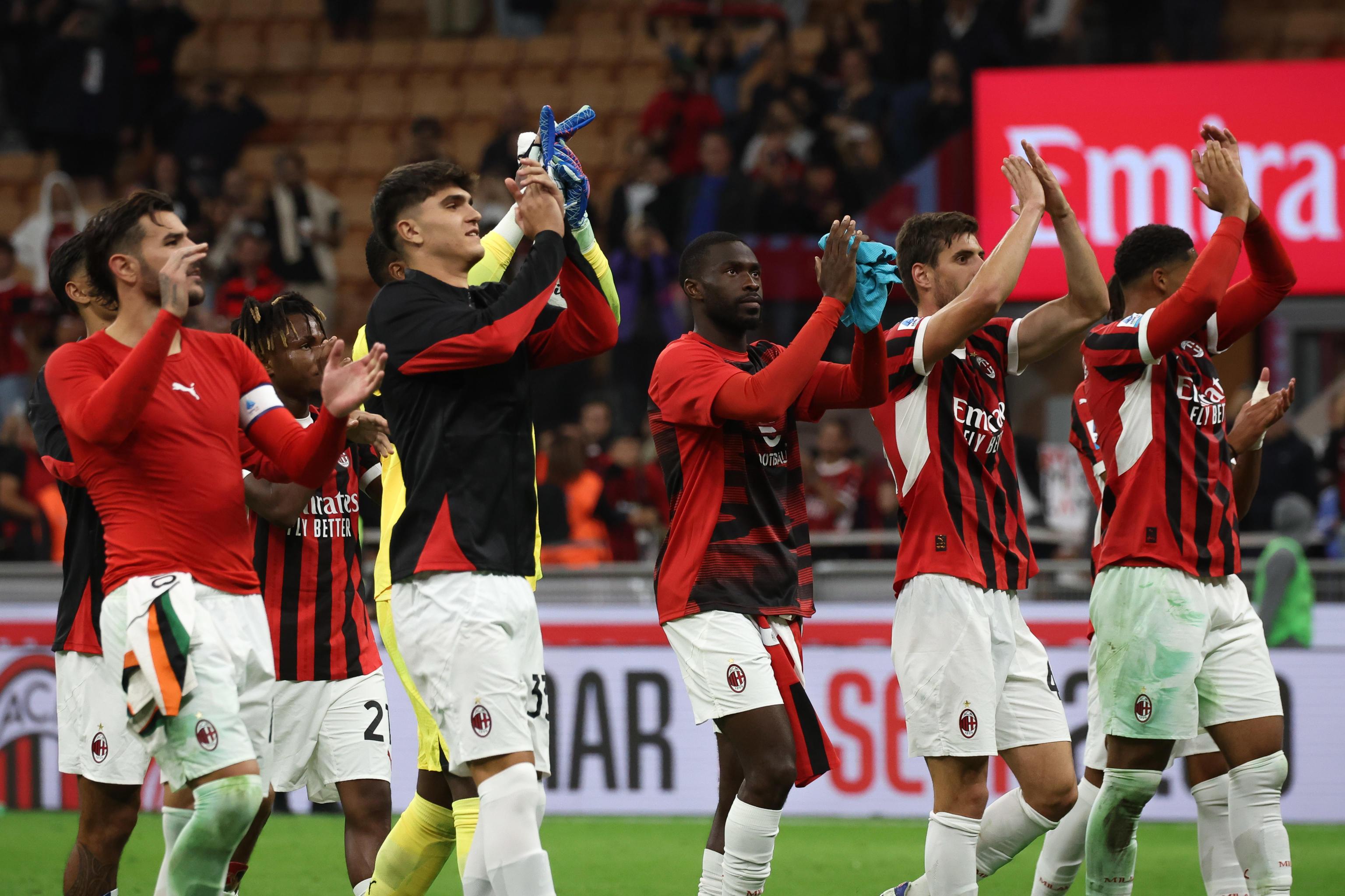 Il Milan risponde all’ultima chiamata della Sud: quattro gol al Venezia e prima vittoria