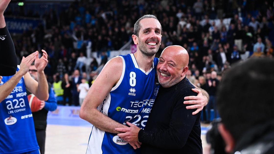 https://sport.quotidiano.net/image-service/view/acePublic/alias/contentid/MTJkZWRjM2EtYjdiYi00/0/la-favola-brescia-scommessa-vinta-dal-patron.jpeg?f=16:9&w=1200&h=630