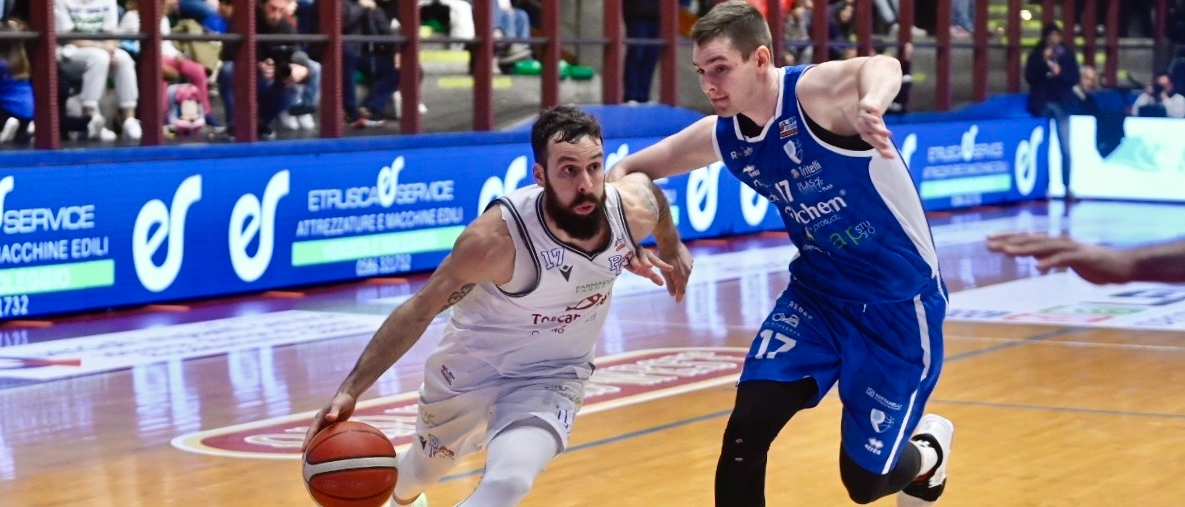 Pielle-Roseto 77-74, prestazione quasi perfetta per una serata da incorniciare