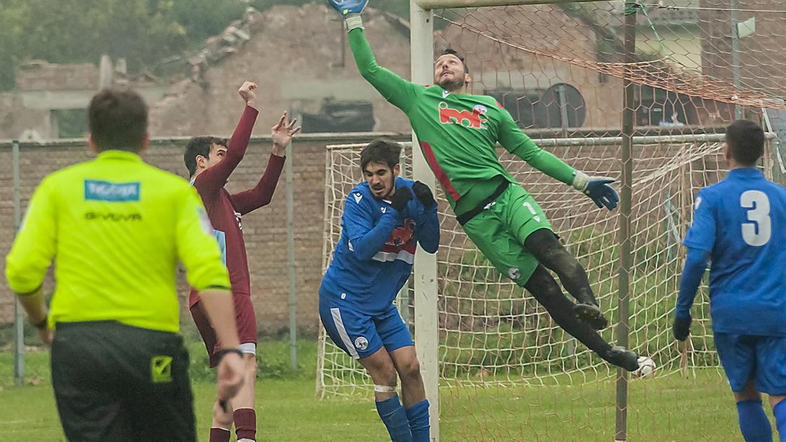 Il Bagnacavallo risponde al Savarna. Il Fosso Ghiaia rimonta tre gol