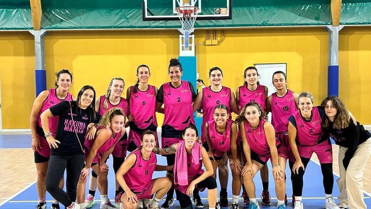 Debutto in serie C femminile per la squadra amatoriale Hakuna Matata di San Pietro in Vincoli, pronta a giocare senza pensieri e con la voglia di divertirsi. Allenatrice, roster e dettagli sul campionato.