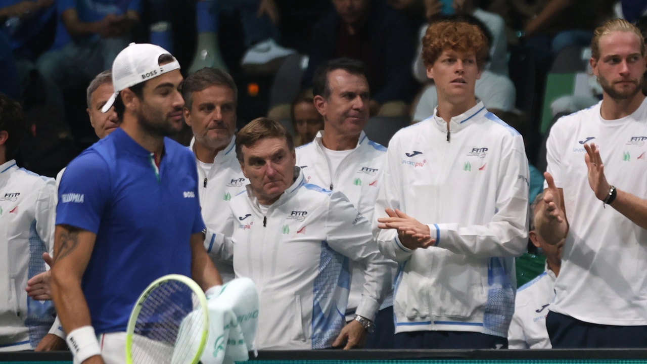 Matteo Berrettini a Bologna sotto gli occhi di Jannik Sinner