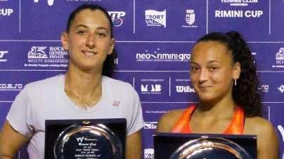 Samira De Stefano vince la Rimini Cup battendo Ines Ibbou 7-5, 6-3. Successo in un'ora e 36 minuti di gioco davanti a una buona cornice di pubblico.