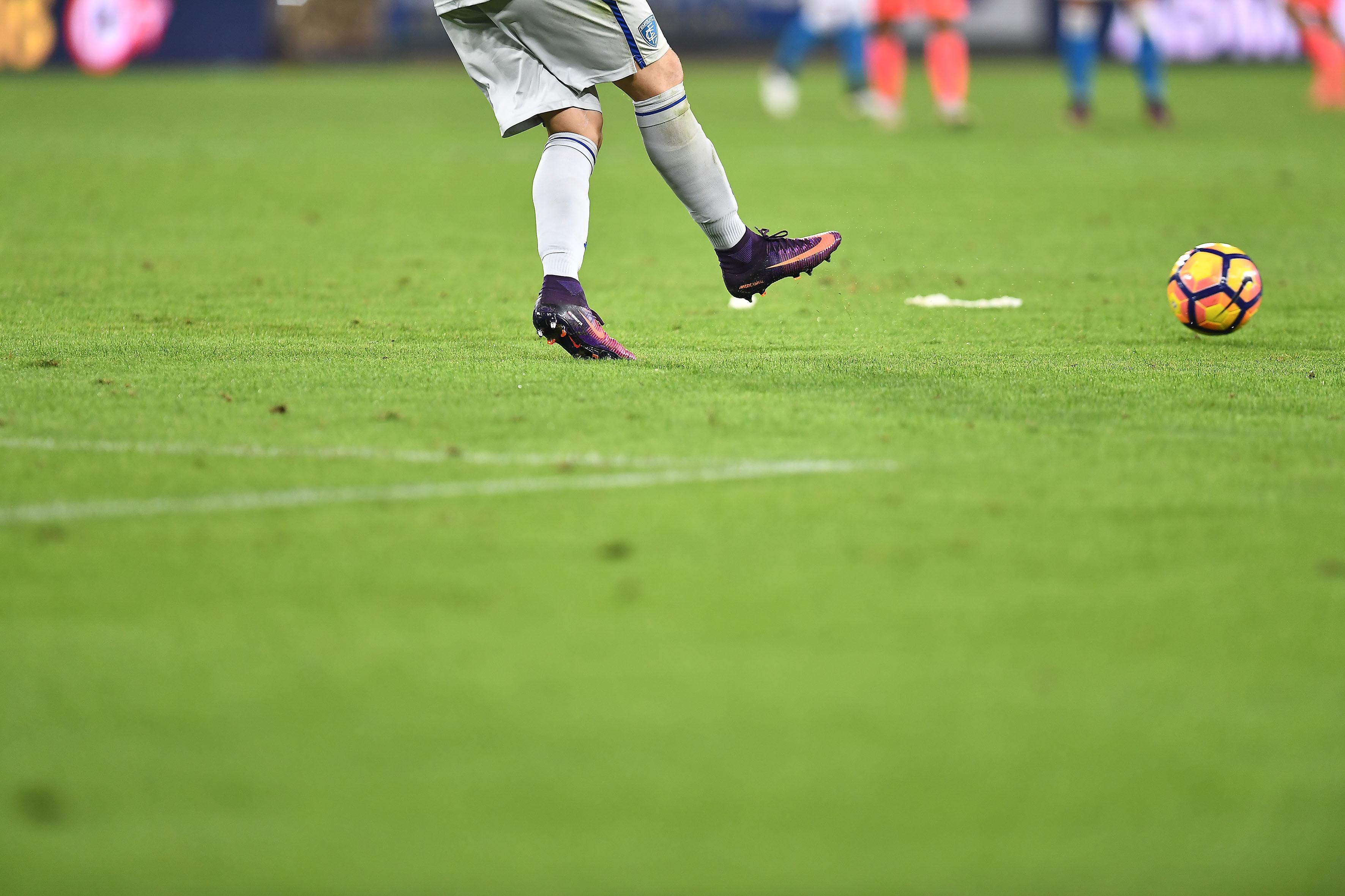 https://sport.quotidiano.net/image-service/view/acePublic/alias/contentid/MTZjMmY5MTctMGQ0Yi00/4/calcio.jpeg