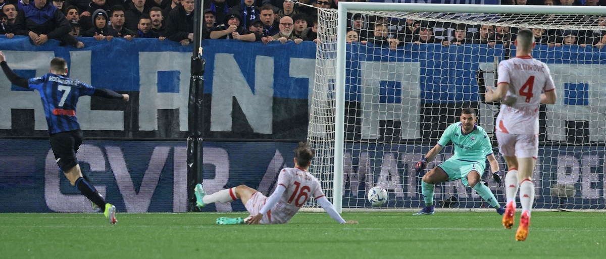 Coppa Italia, Atalanta-Fiorentina 1-0: squadre al riposo. Viola sotto di un gol, squadre pari nel doppio confronto / Diretta