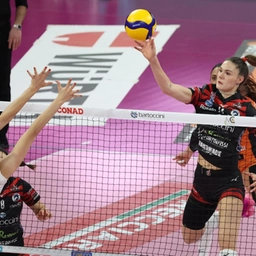 Volley serie A1 femminile. La Bartoccini crolla contro l’ultima in classifica. Occasione sprecata, Roma passa al PalaBarton